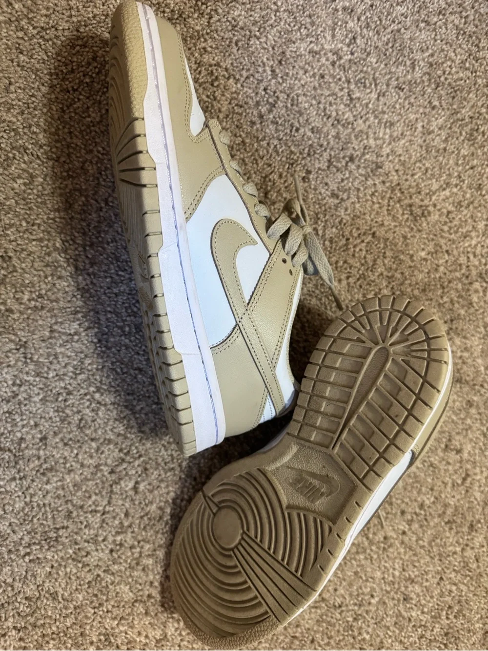 Nike Kids Dunks Sneakers in White and Beige - Picture 3 of 3